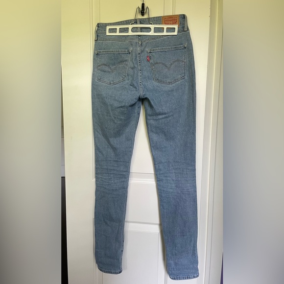 Levi’s 721 High Rise Skinny Jeans - Picture 3 of 5